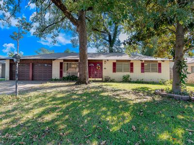 9521 Poinsetta Dr