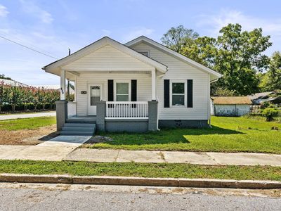 Property at 101 Gordon St, Clinton, SC