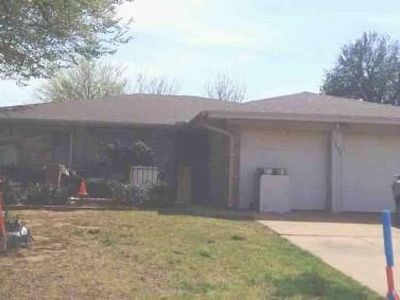 Property at 5804 NW 70th St, Warr Acres, OK