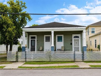 5322-24 Laurel St