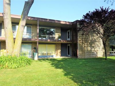 15075 Hubbard St APT 11