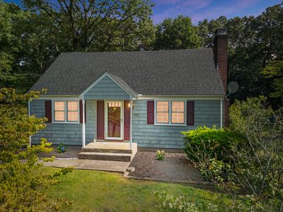 322 Hillhurst Avenue