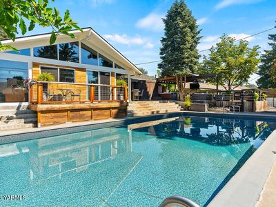 5106 Douglas Dr