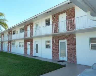 2800 W Golf Boulevard #123