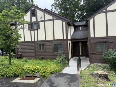 Property at 10 Tara Drive #10, Brookfield, CT