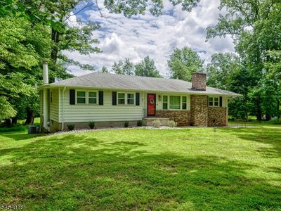 6 Featherbed Ln