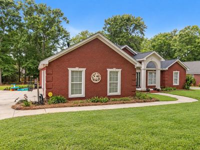 302 Stonegate Dr