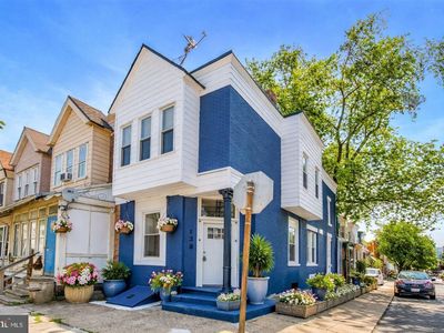 128 W Hansberry St