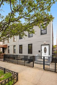 889 Herkimer St