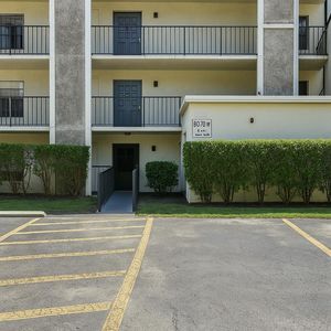 3070 NW 48th Terrace #109