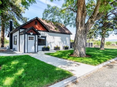 1111 Rooster Road