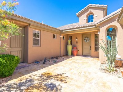 1007 N Mountainside Ave