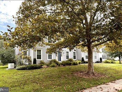 16 Argyle Ln
