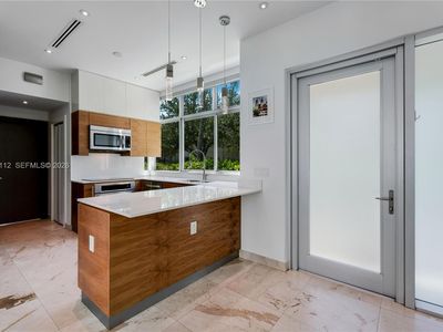 548 Fernwood Rd #548