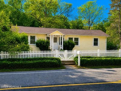 689 Freehold Road