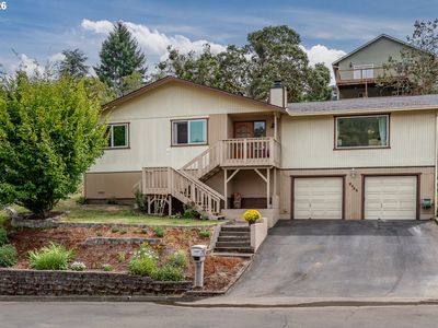 2045 NW Sunberry Dr
