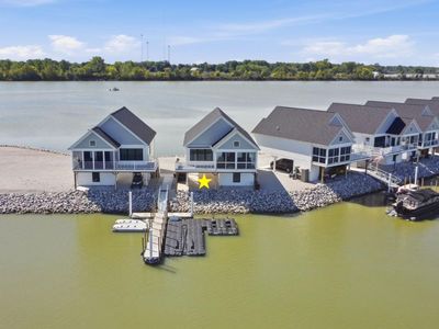 545 W Lakeshore Dr #2