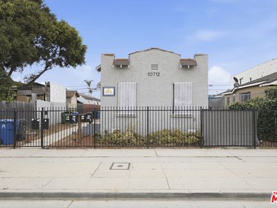 10712 S Broadway