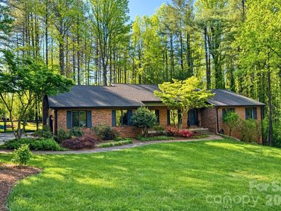 9 Westbridge Dr