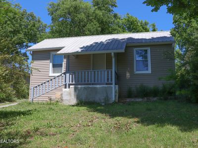 2705 Cecil Ave