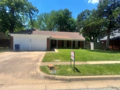 2301 Holly Dr
