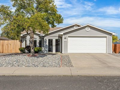 422 W Mallard Way