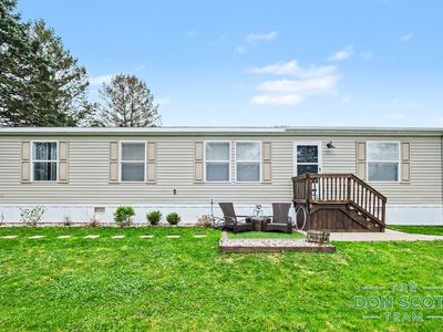 1480 Red Oak Ln NE
