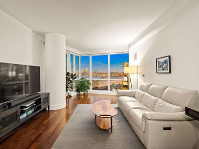 77 Hudson St APT 2106