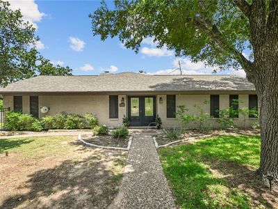 2504 Broadmoor Dr