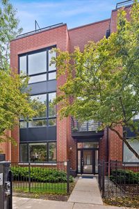 2318 W Wolfram St