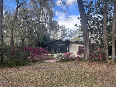 503 Leaf Cir