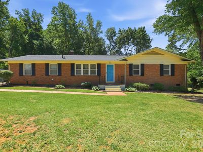 225 Middleton Ave