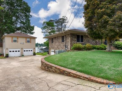 3833 Meadow Wood Cir