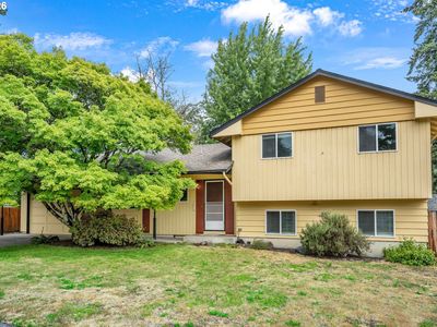 Property at 13205 SW Ash Dr, Tigard, OR
