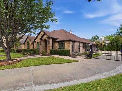 717 Saint Johns Dr