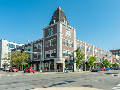 400 E Locust St UNIT 207