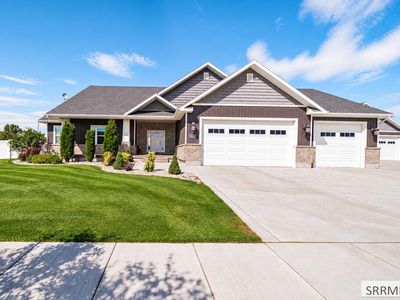 2141 E Cedar Point Ln
