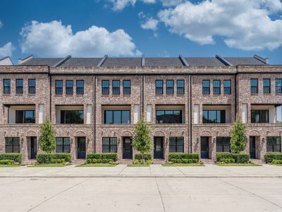 2401 Canton St #1005