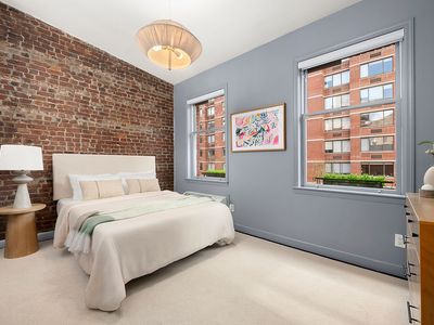 237 W 19th St APT B