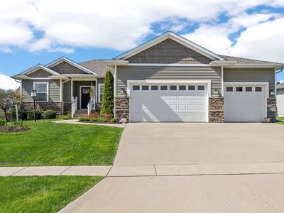 465 Carlyle Dr