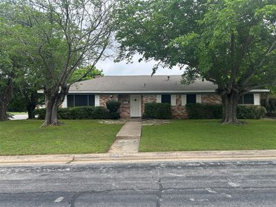 236 Hallbrook Dr
