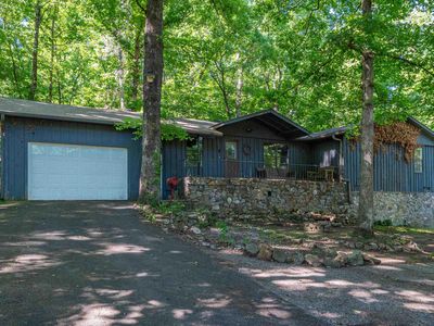 210 Lawrence Ln