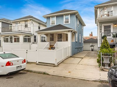 162 27th Bch