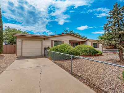 1217 Landman Dr NE