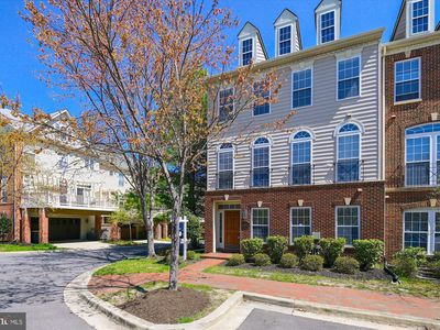 2300 Barnstable Dr