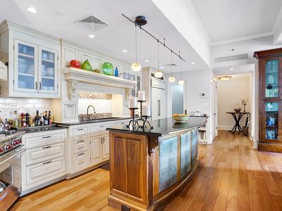 360 W 36th St APT 11S