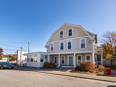 4 Six West Central Ave