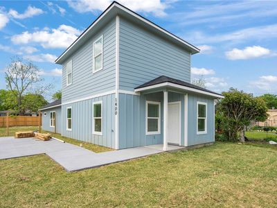 1400 W 18th St