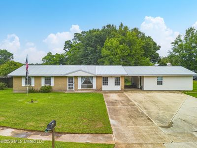 7633 Macon Dr