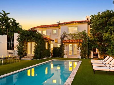 5800 La Gorce Dr